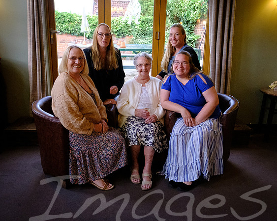 13 Jean with Cheryl & Grandaughters
